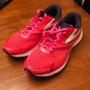 Women’s Brooks Launch